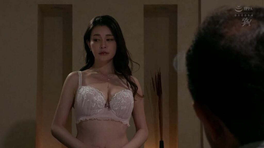 Cô vợ trẻ lén chồng làm baby của ông chủ cuồng dâm