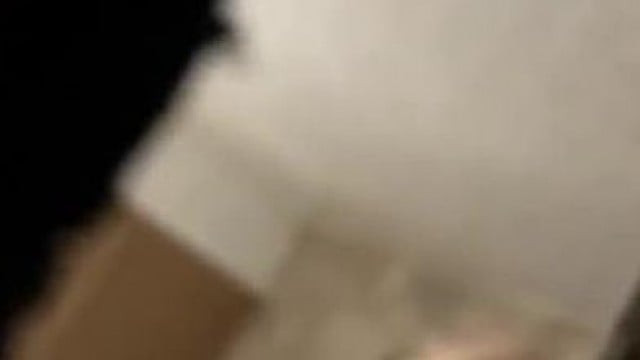 Quay lén bạn chung trọ